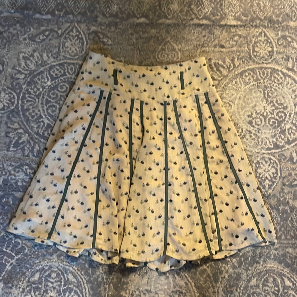 Nick and Mo mid length skirt. Like new condition.